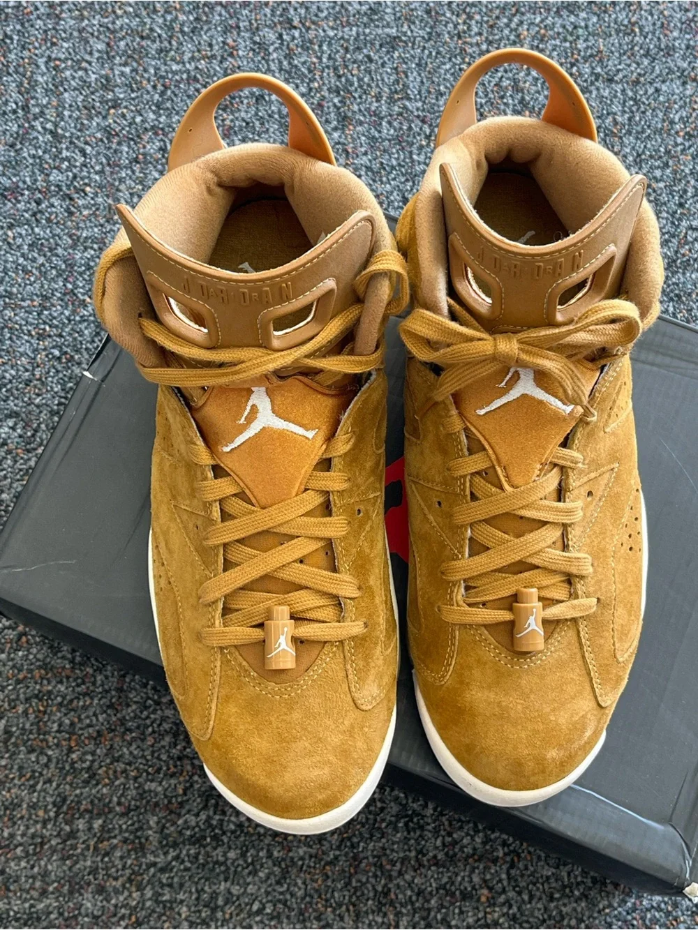 Jordan Air 6 Wheat   size 10 men
